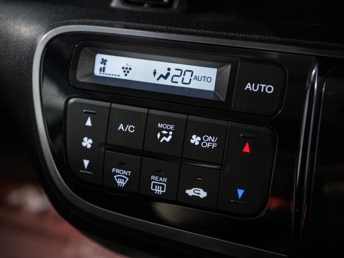 Honda N-BOX 2015 - фото автомобиля