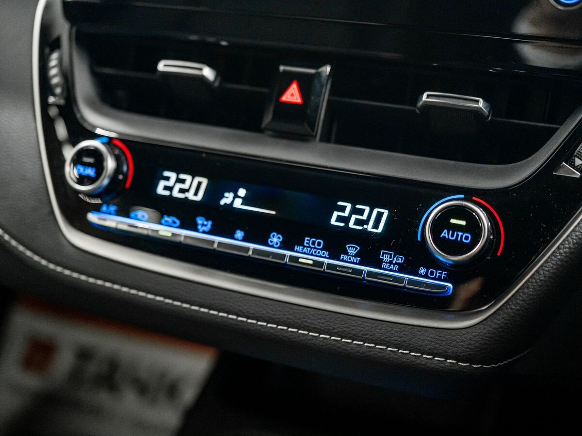 Toyota Corolla 2021 - фото автомобиля