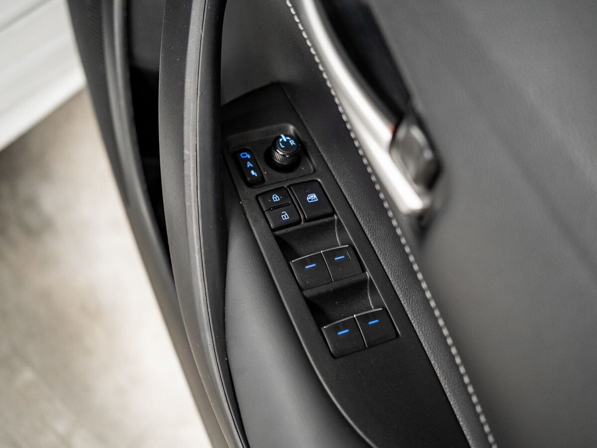 Toyota Corolla 2021 - фото автомобиля