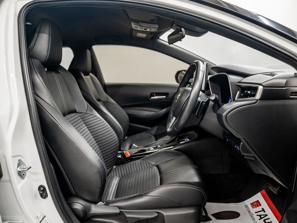 Toyota Corolla 2021 - фото автомобиля