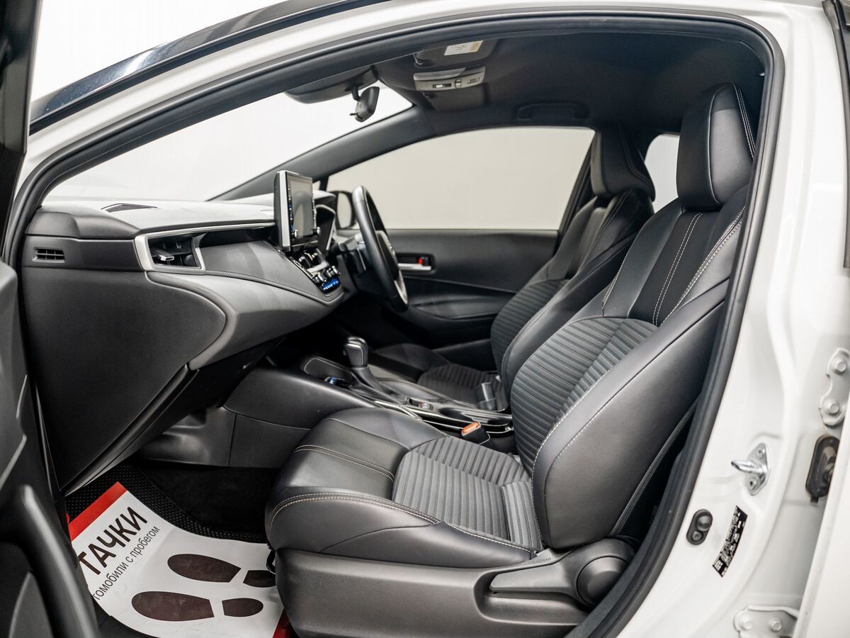 Toyota Corolla 2021 - фото автомобиля