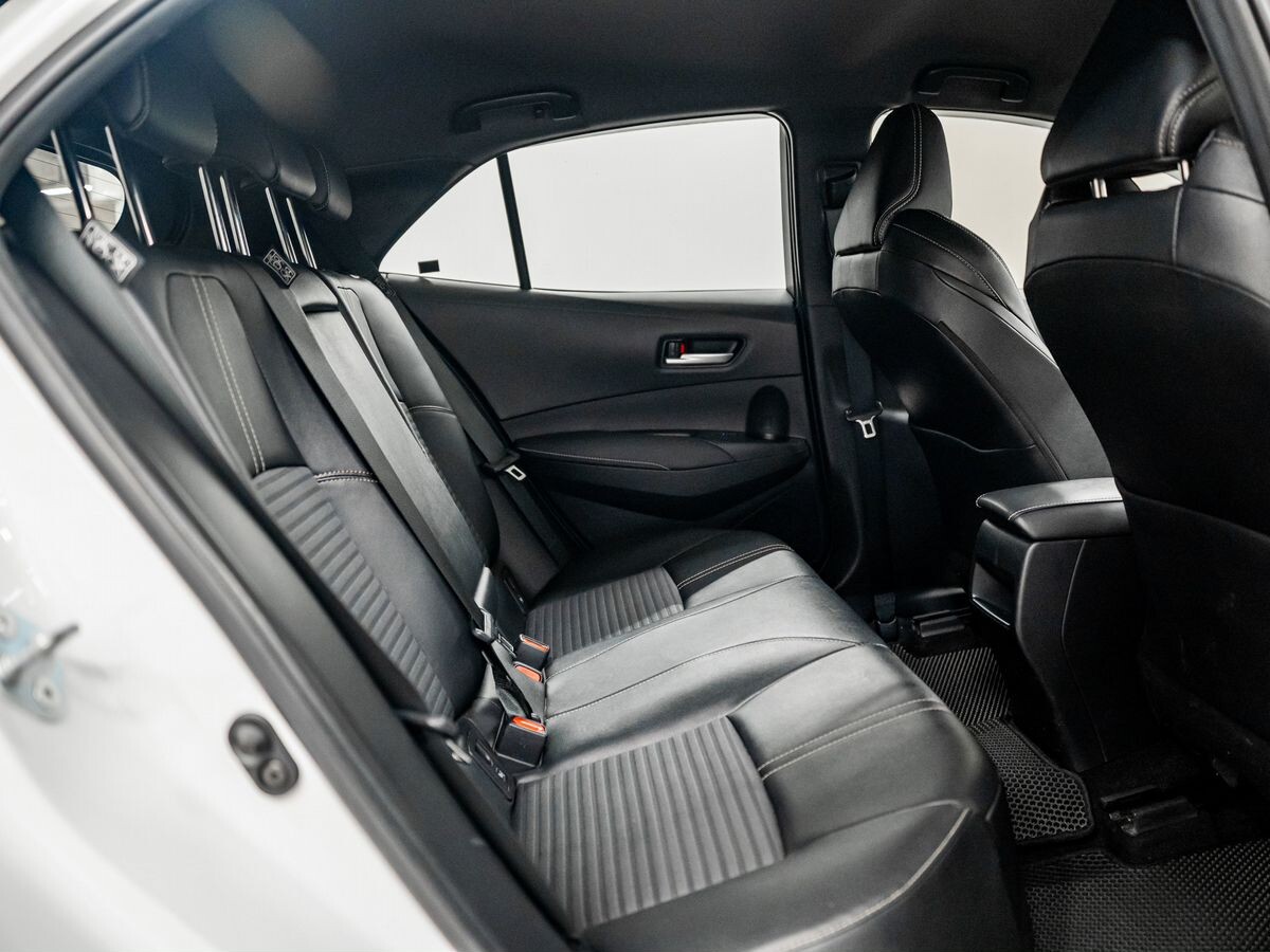 Toyota Corolla 2021 - фото автомобиля