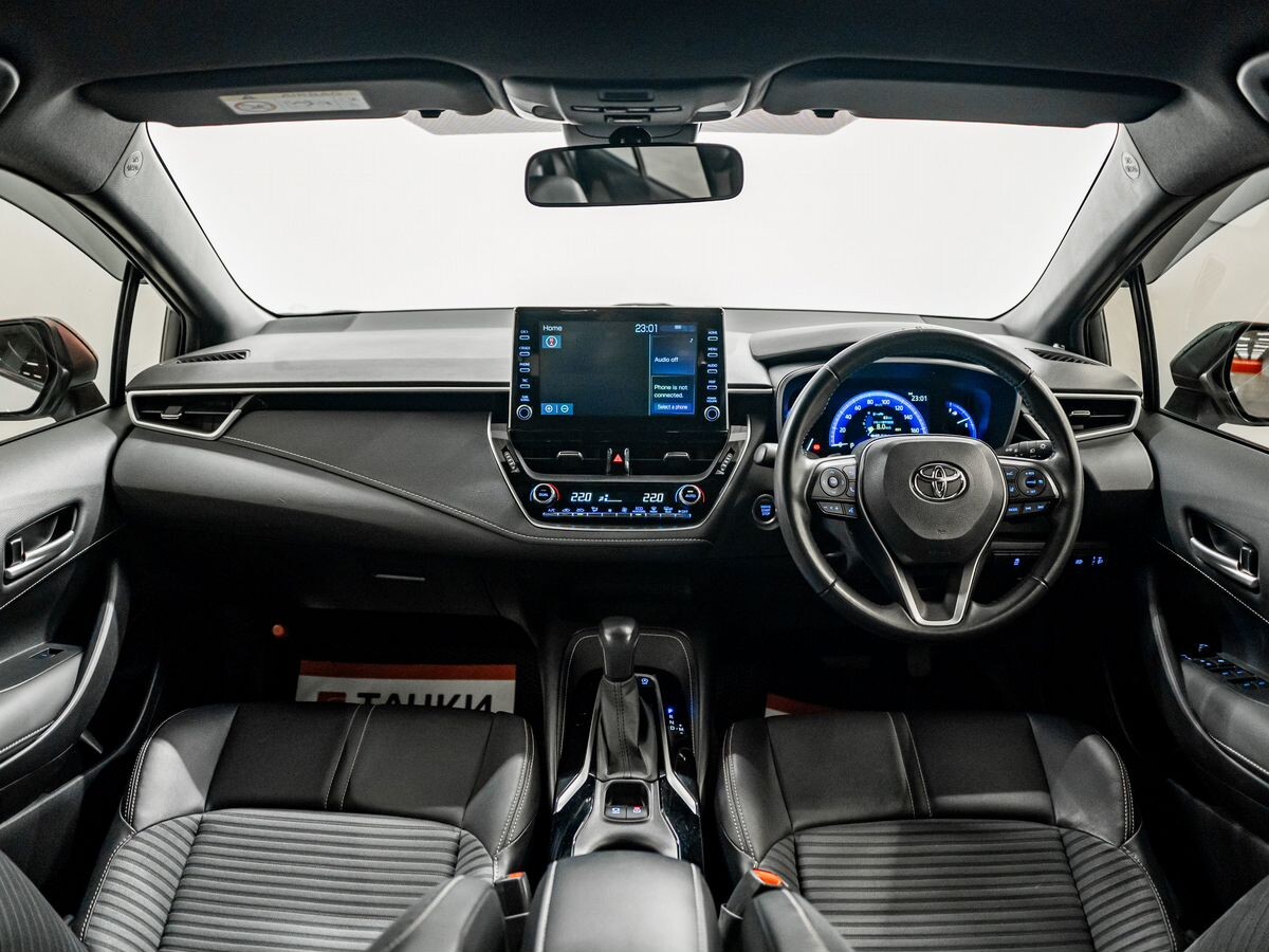 Toyota Corolla 2021 - фото автомобиля