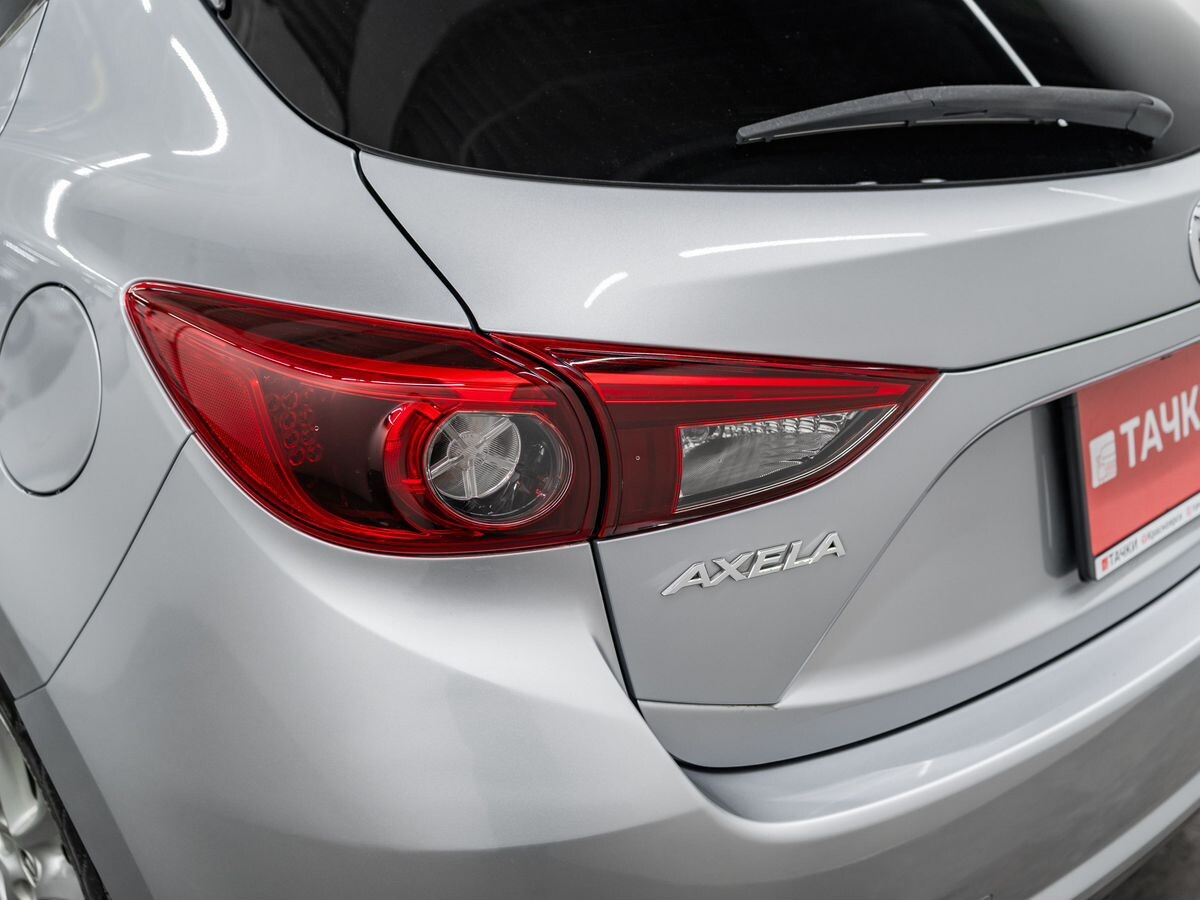 Mazda Axela 2017 - фото автомобиля