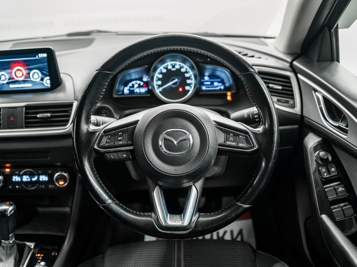 Mazda Axela 2017 - фото автомобиля