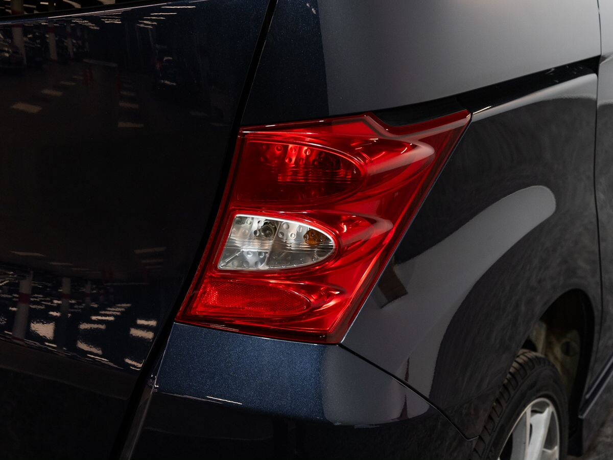 Honda Freed 2011 - фото автомобиля