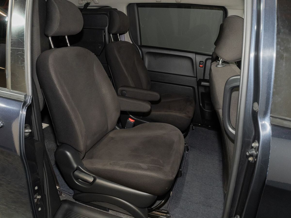 Honda Freed 2011 - фото автомобиля