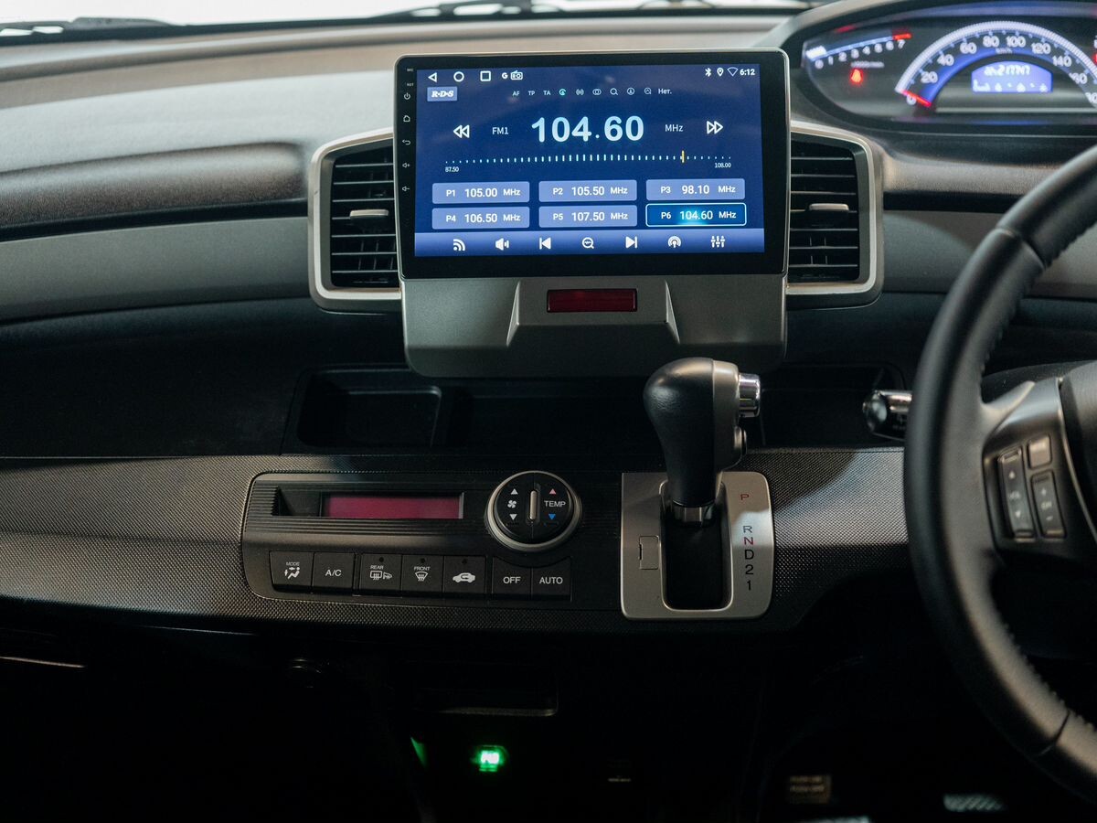 Honda Freed 2011 - фото автомобиля