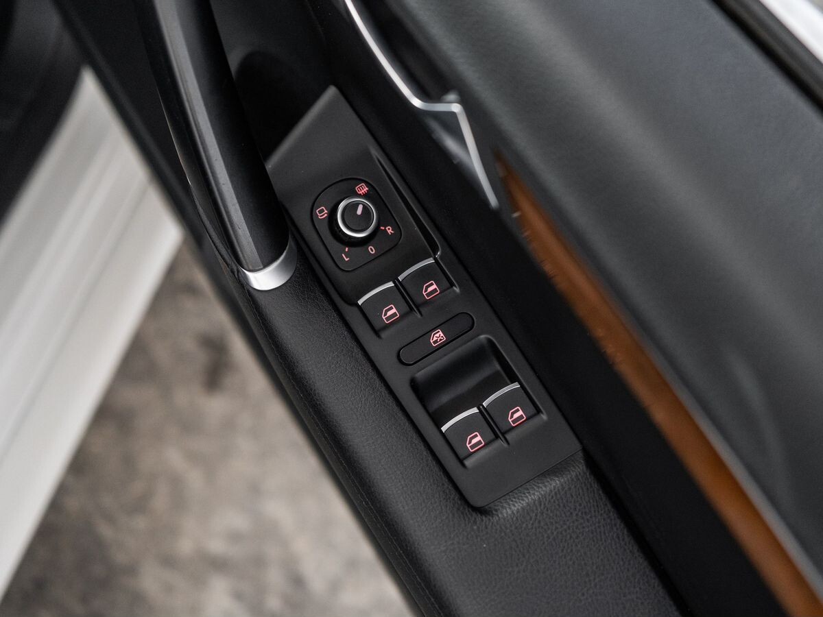 Volkswagen Passat 2012 - фото автомобиля