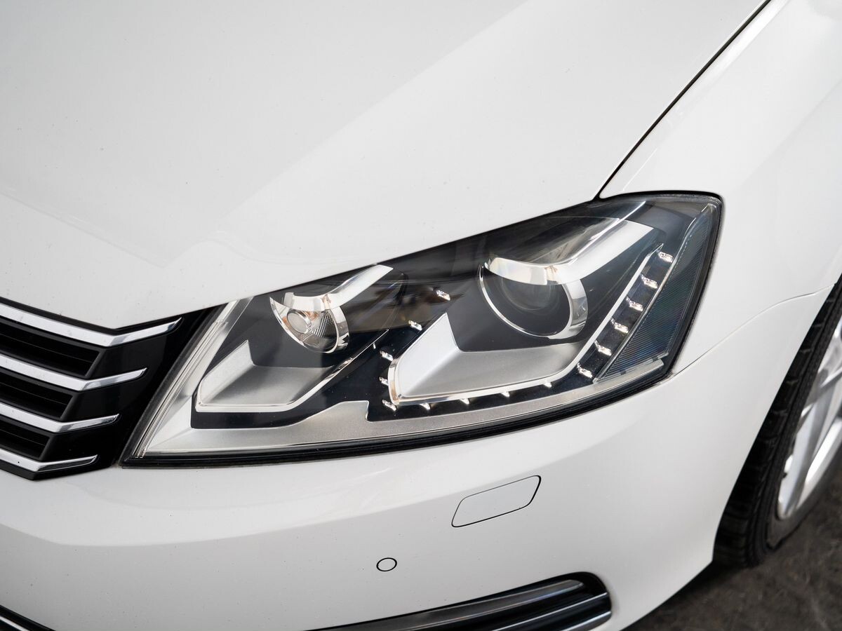 Volkswagen Passat 2012 - фото автомобиля