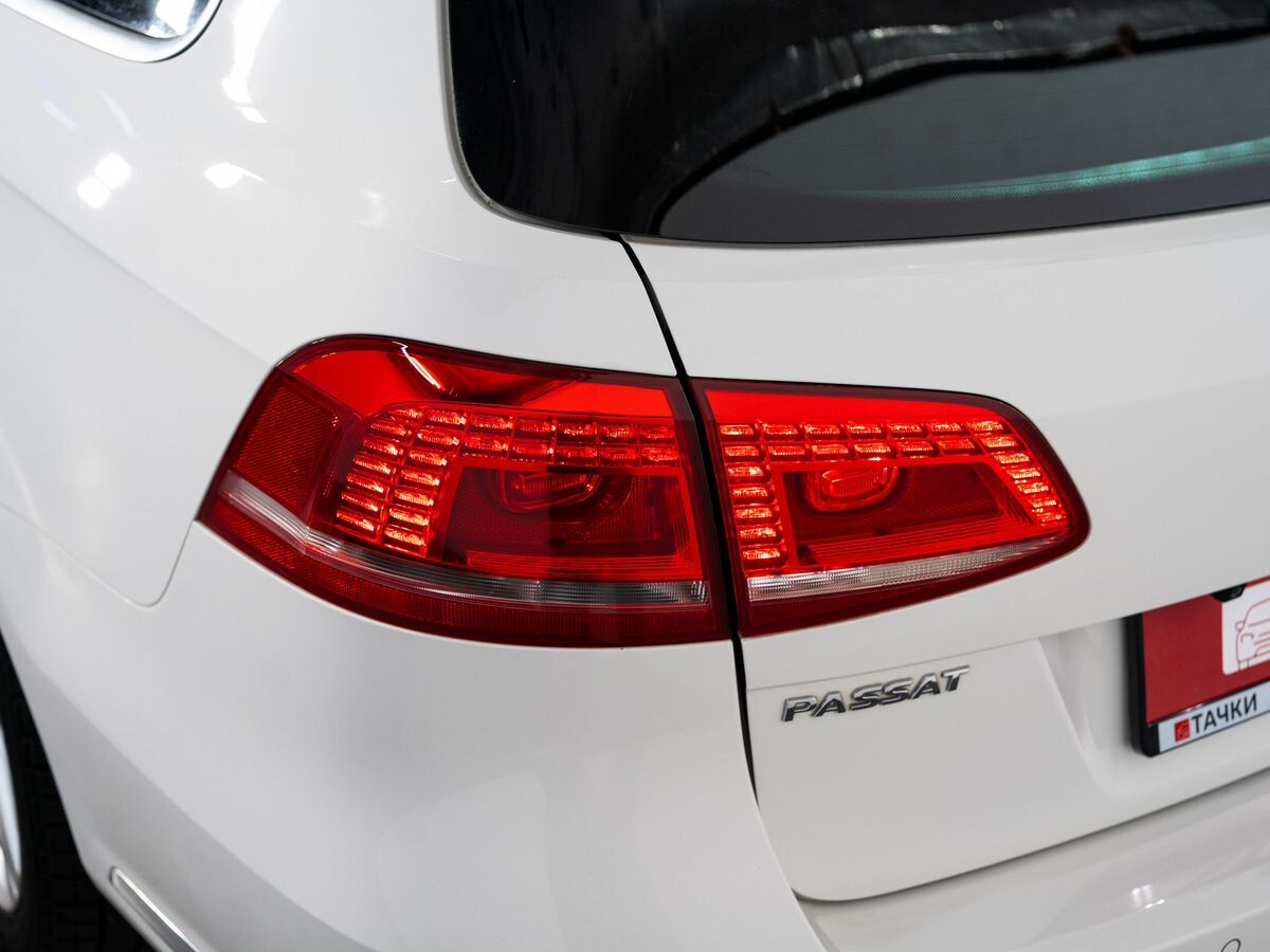Volkswagen Passat 2012 - фото автомобиля