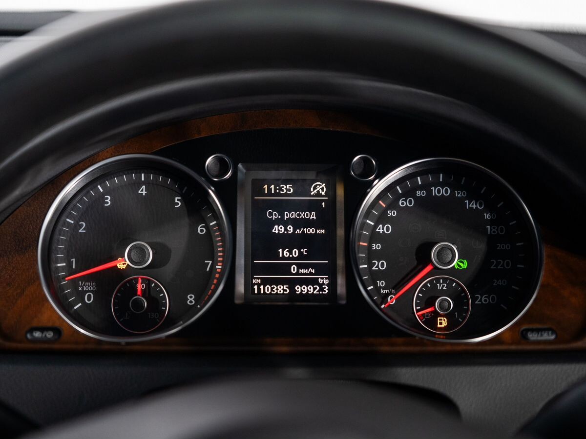 Volkswagen Passat 2012 - фото автомобиля