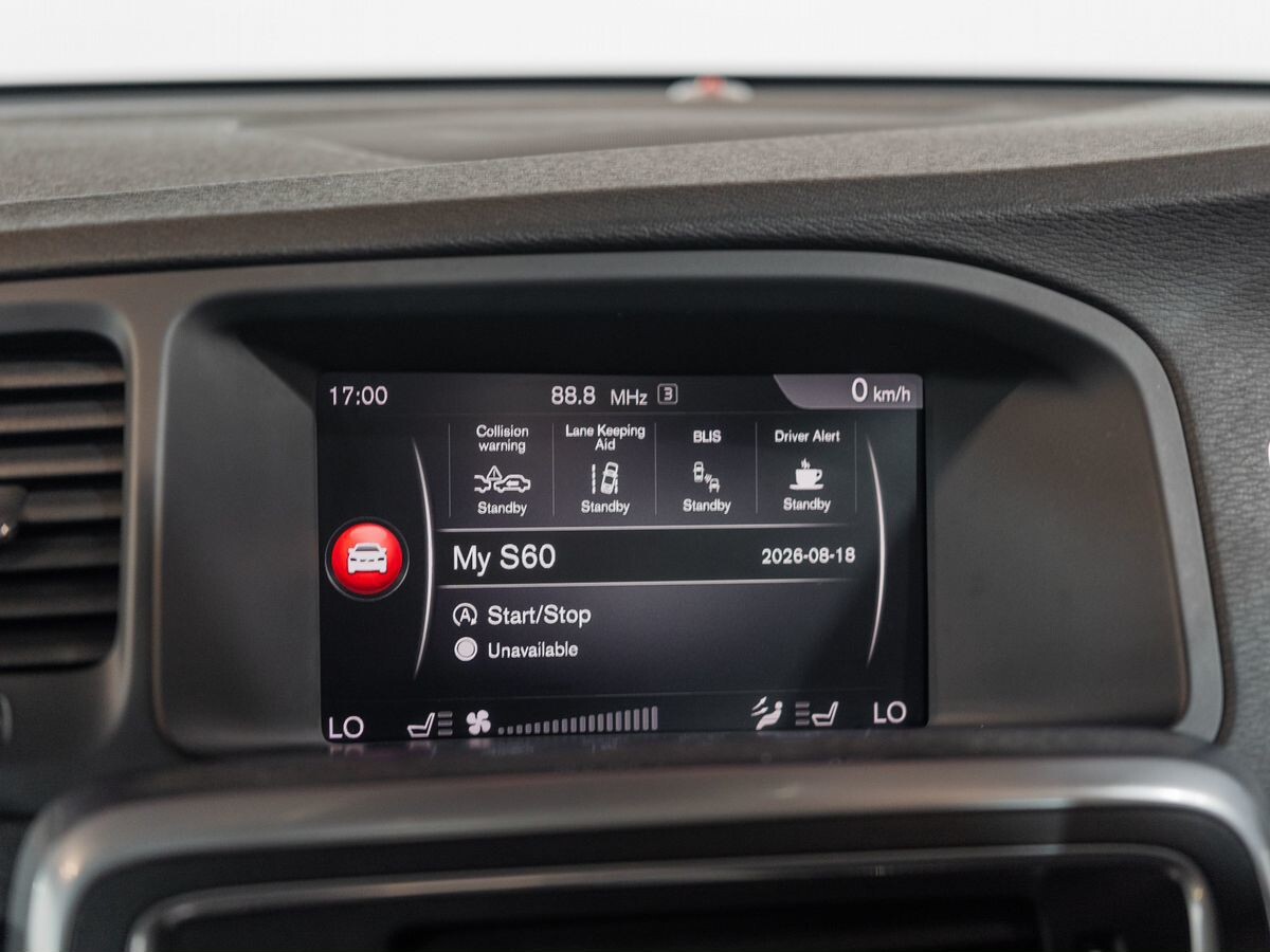 Volvo S60 2017 - фото автомобиля