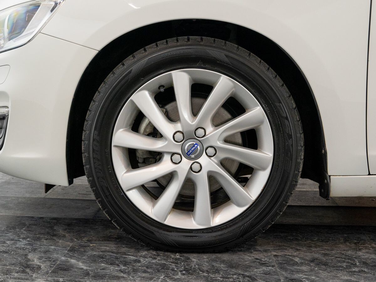 Volvo S60 2017 - фото автомобиля