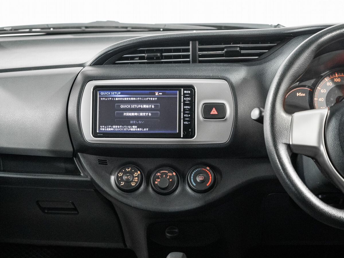 Toyota Vitz 2014 - фото автомобиля