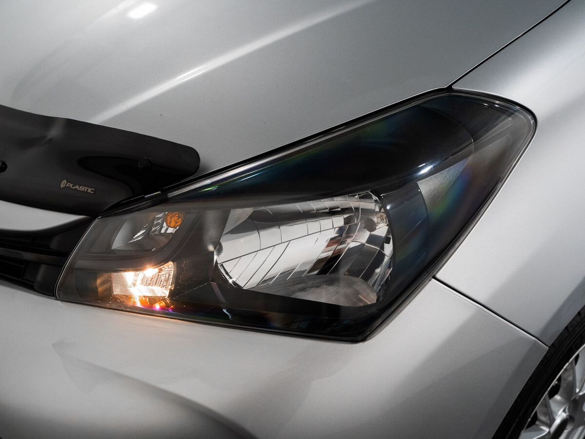 Toyota Vitz 2014 - фото автомобиля