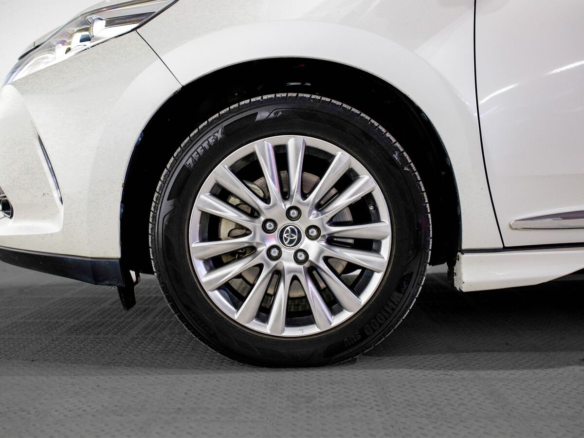 Toyota Harrier 2019 - фото автомобиля