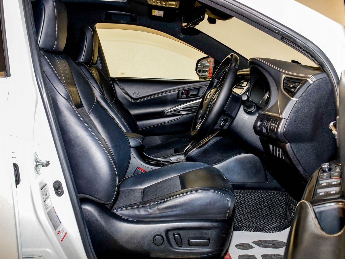Toyota Harrier 2019 - фото автомобиля