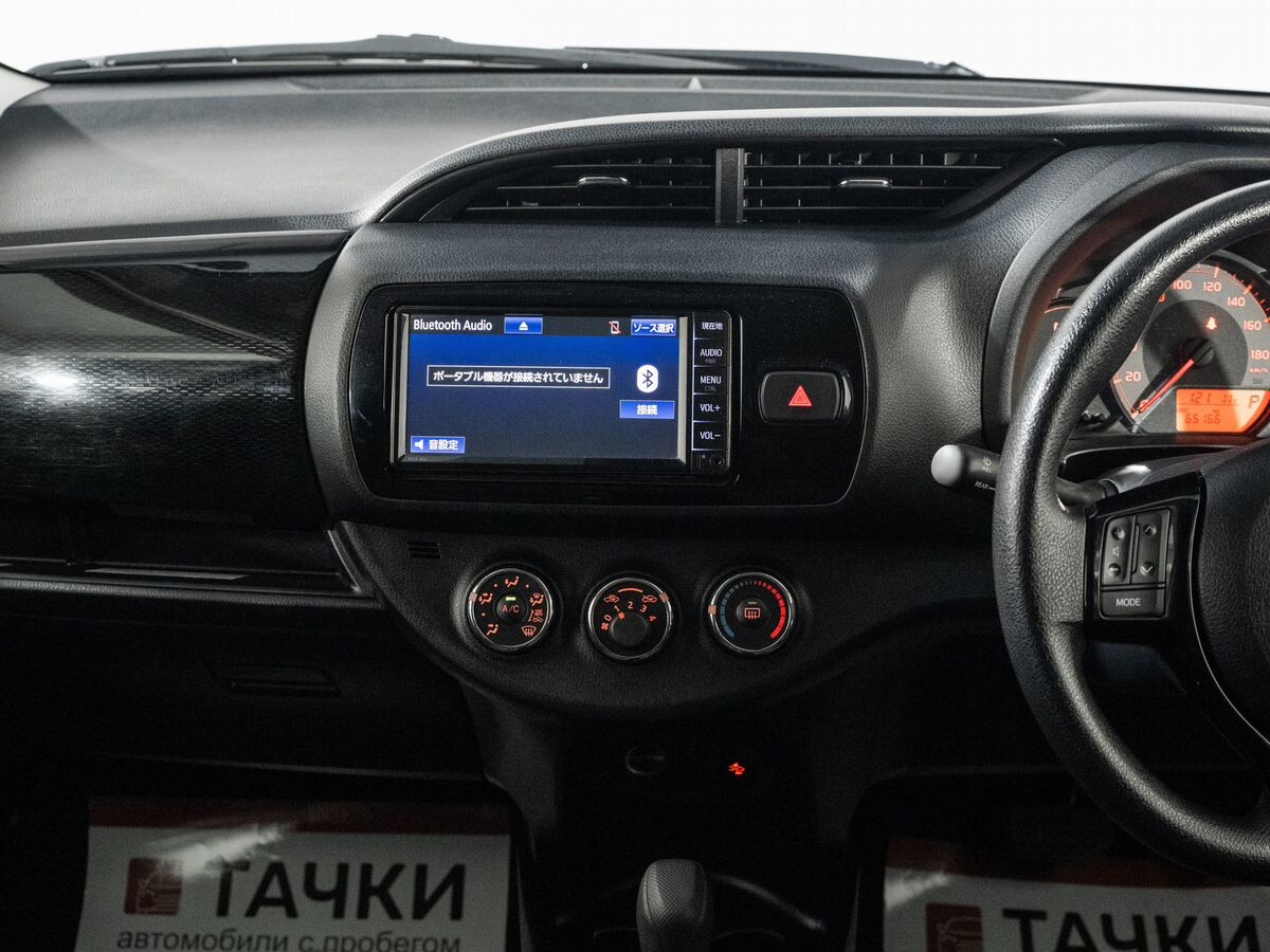 Toyota Vitz 2019 - фото автомобиля
