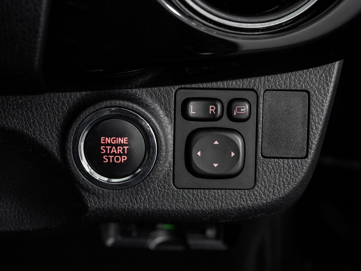 Toyota Vitz 2019 - фото автомобиля
