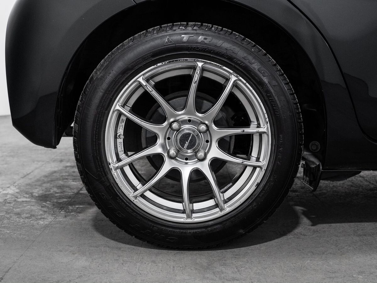 Toyota Vitz 2019 - фото автомобиля