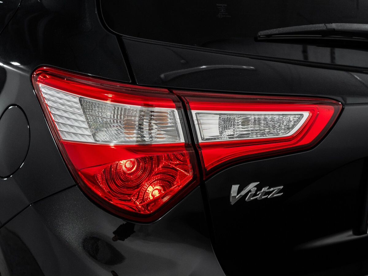Toyota Vitz 2019 - фото автомобиля