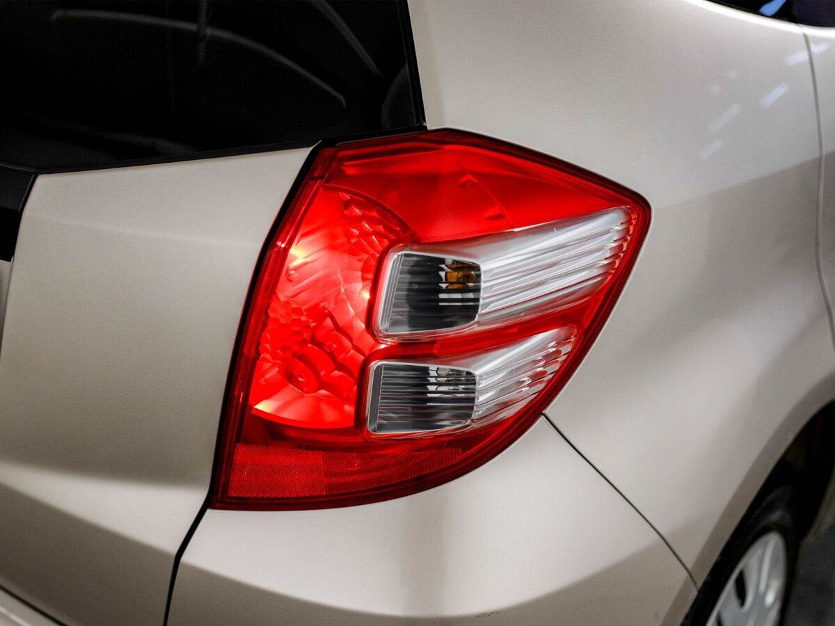 Honda Fit 2010 - фото автомобиля