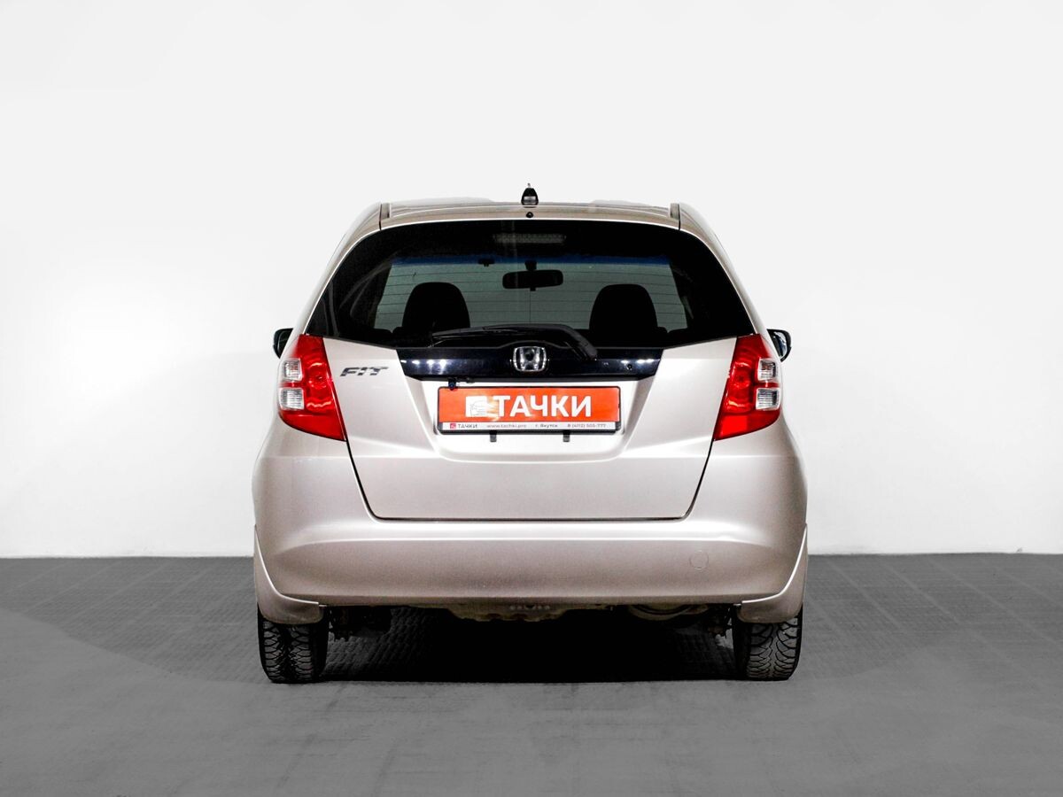 Honda Fit 2010 - фото автомобиля