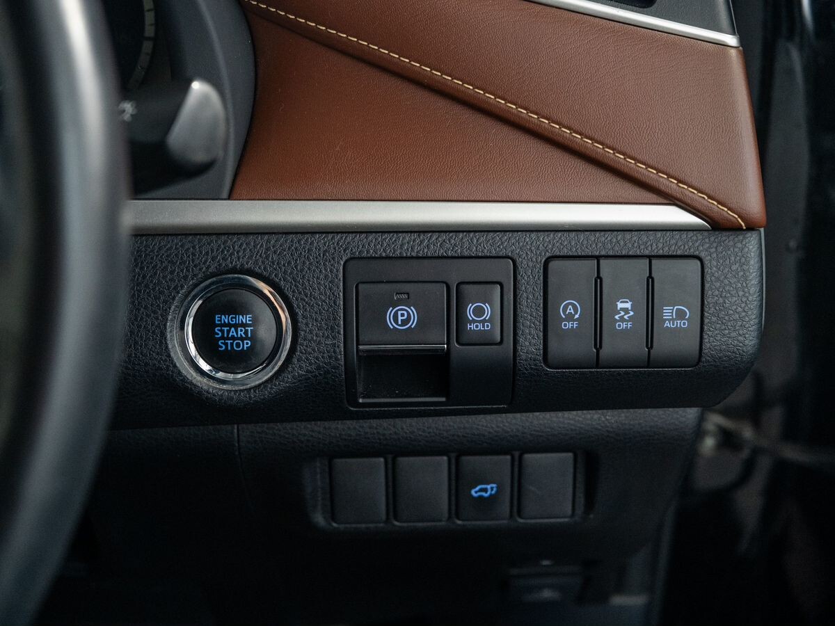 Toyota Harrier 2018 - фото автомобиля