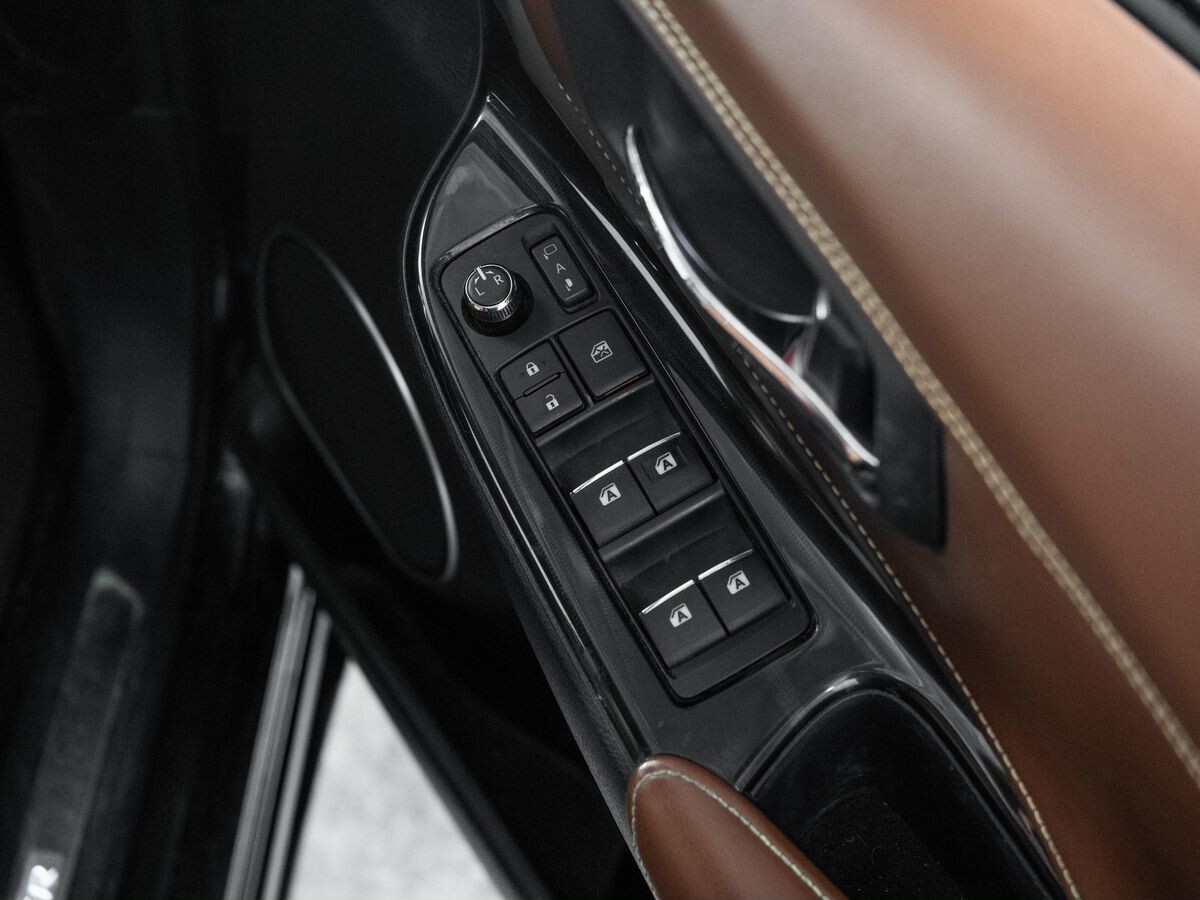 Toyota Harrier 2018 - фото автомобиля