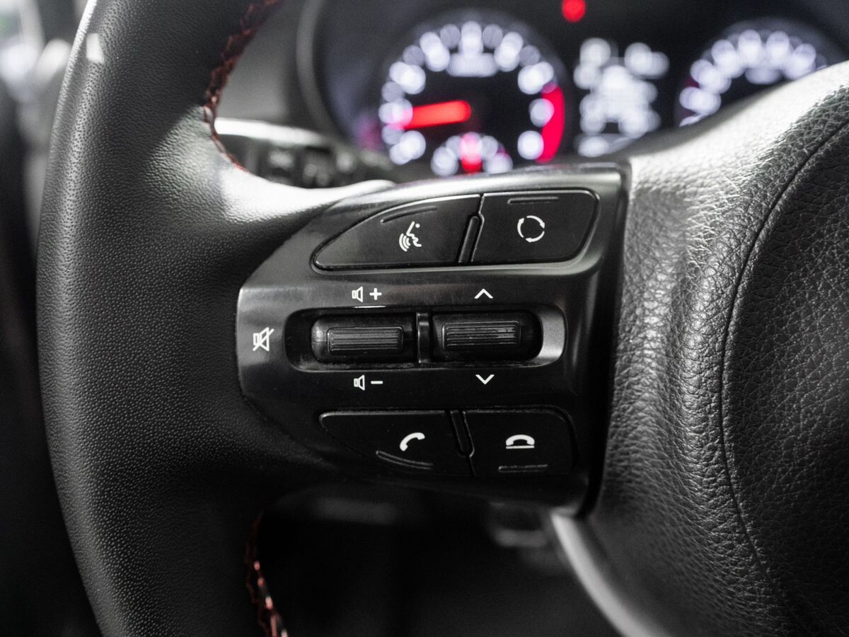 Kia Rio 2019 - фото автомобиля