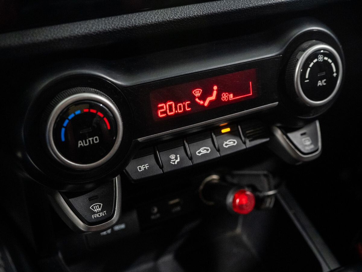 Kia Rio 2019 - фото автомобиля