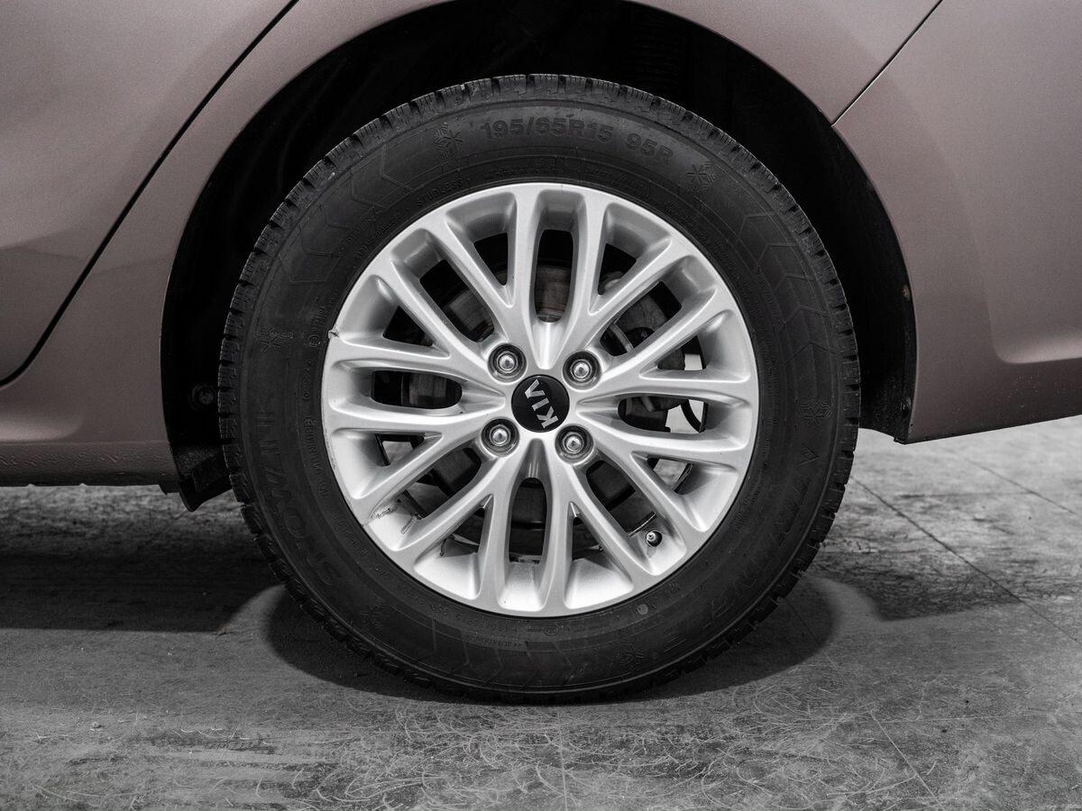 Kia Rio 2019 - фото автомобиля