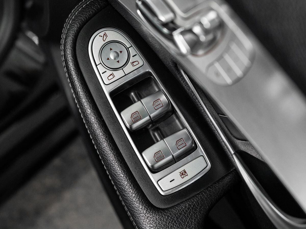 Mercedes-Benz C-Class 2018 - фото автомобиля