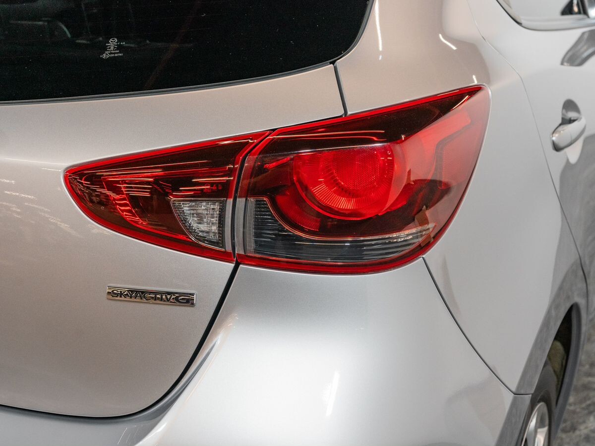 Mazda Mazda2 2021 - фото автомобиля