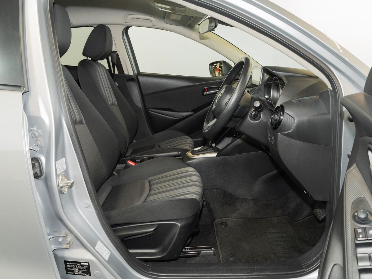 Mazda Mazda2 2021 - фото автомобиля