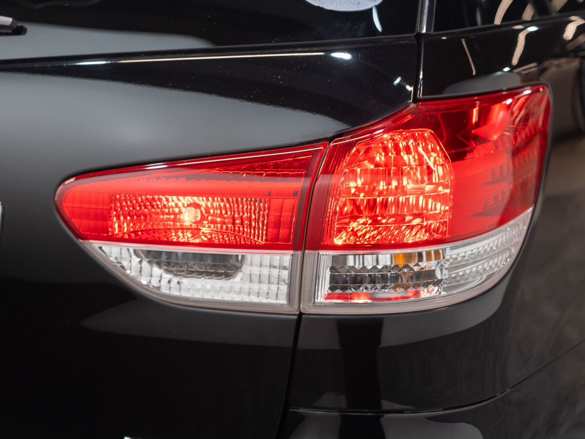 Toyota Wish 2009 - фото автомобиля