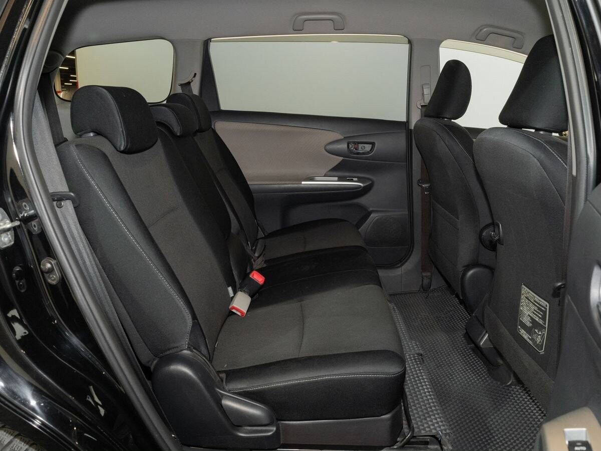 Toyota Wish 2009 - фото автомобиля