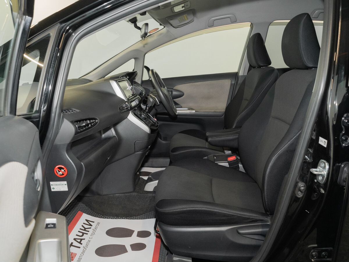 Toyota Wish 2009 - фото автомобиля
