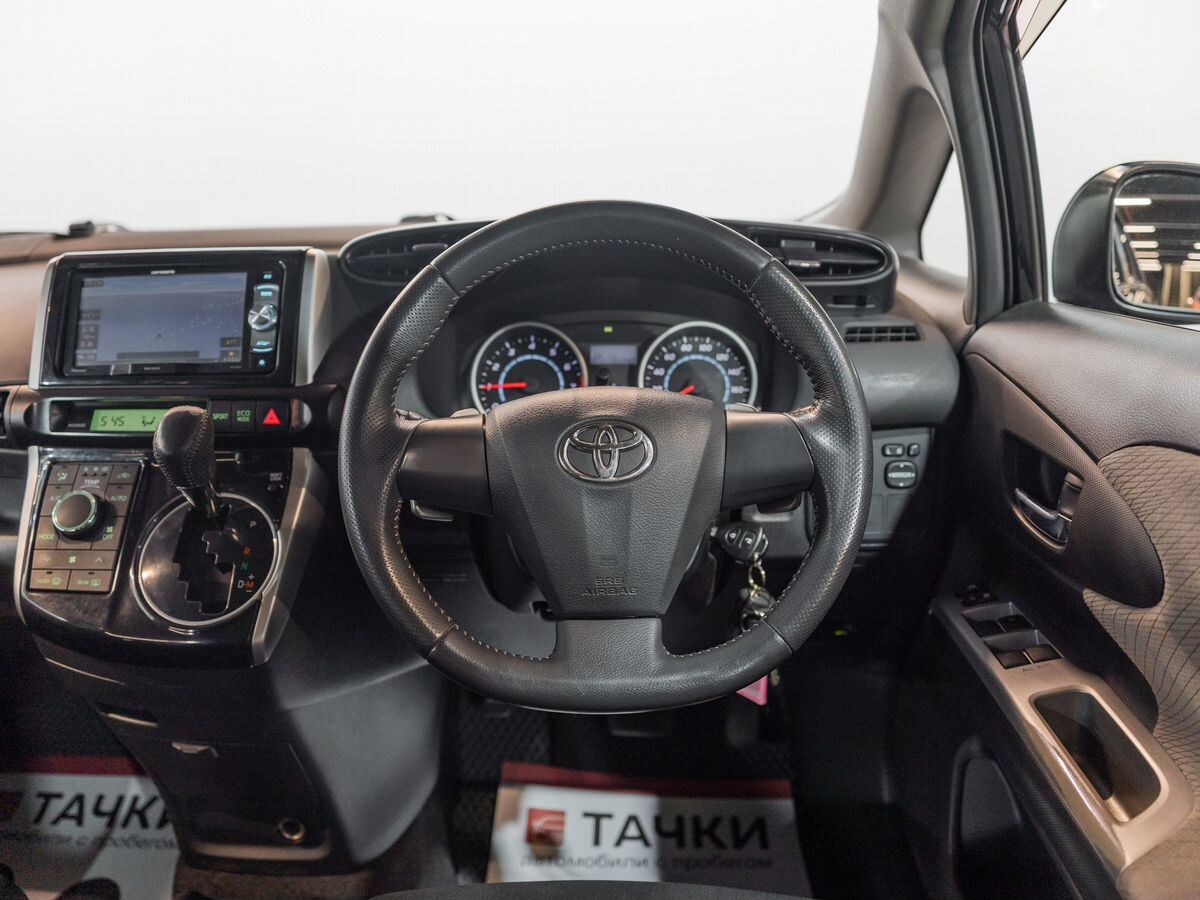 Toyota Wish 2009 - фото автомобиля