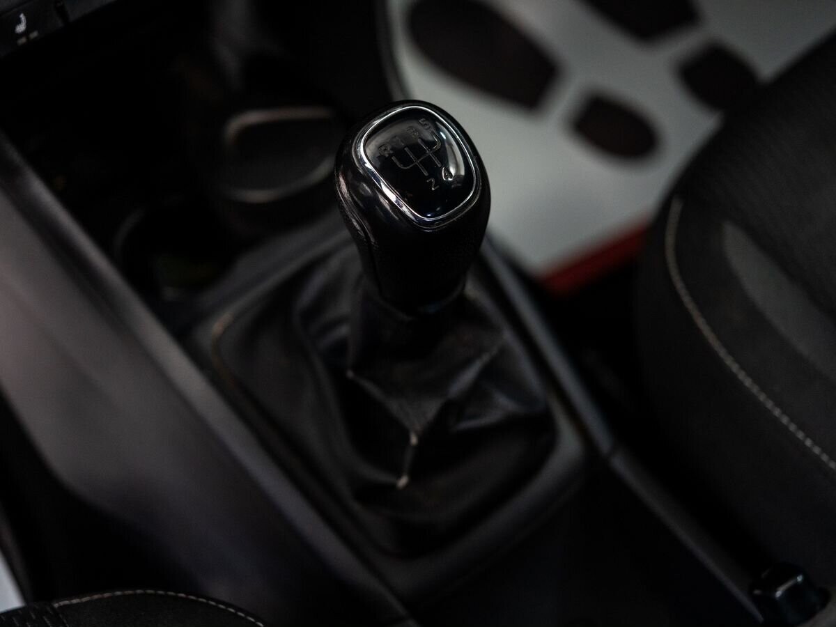 Skoda Rapid 2014 - фото автомобиля