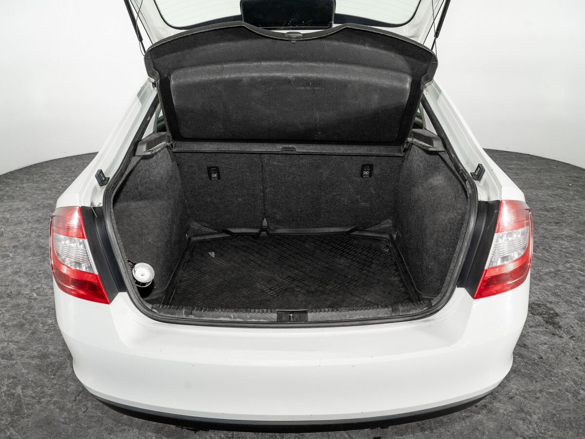 Skoda Rapid 2014 - фото автомобиля