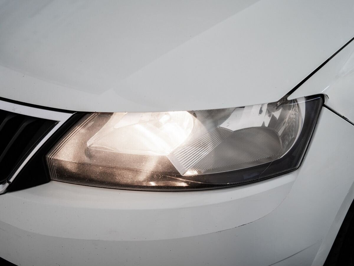 Skoda Rapid 2014 - фото автомобиля