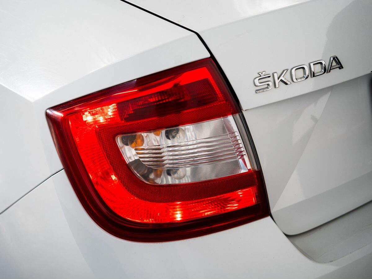 Skoda Rapid 2014 - фото автомобиля