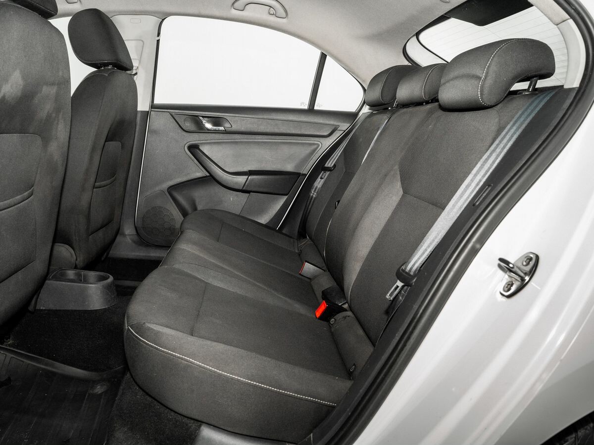 Skoda Rapid 2014 - фото автомобиля