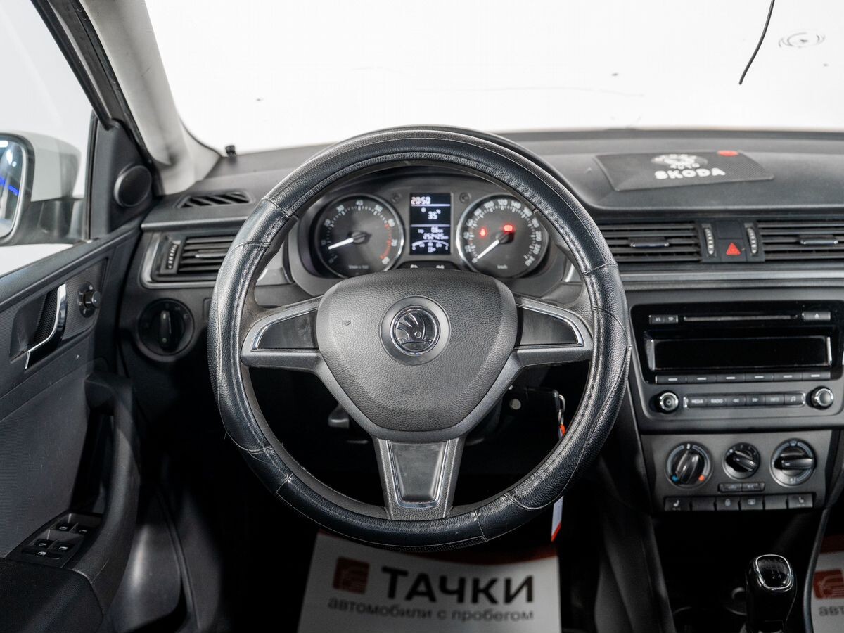 Skoda Rapid 2014 - фото автомобиля