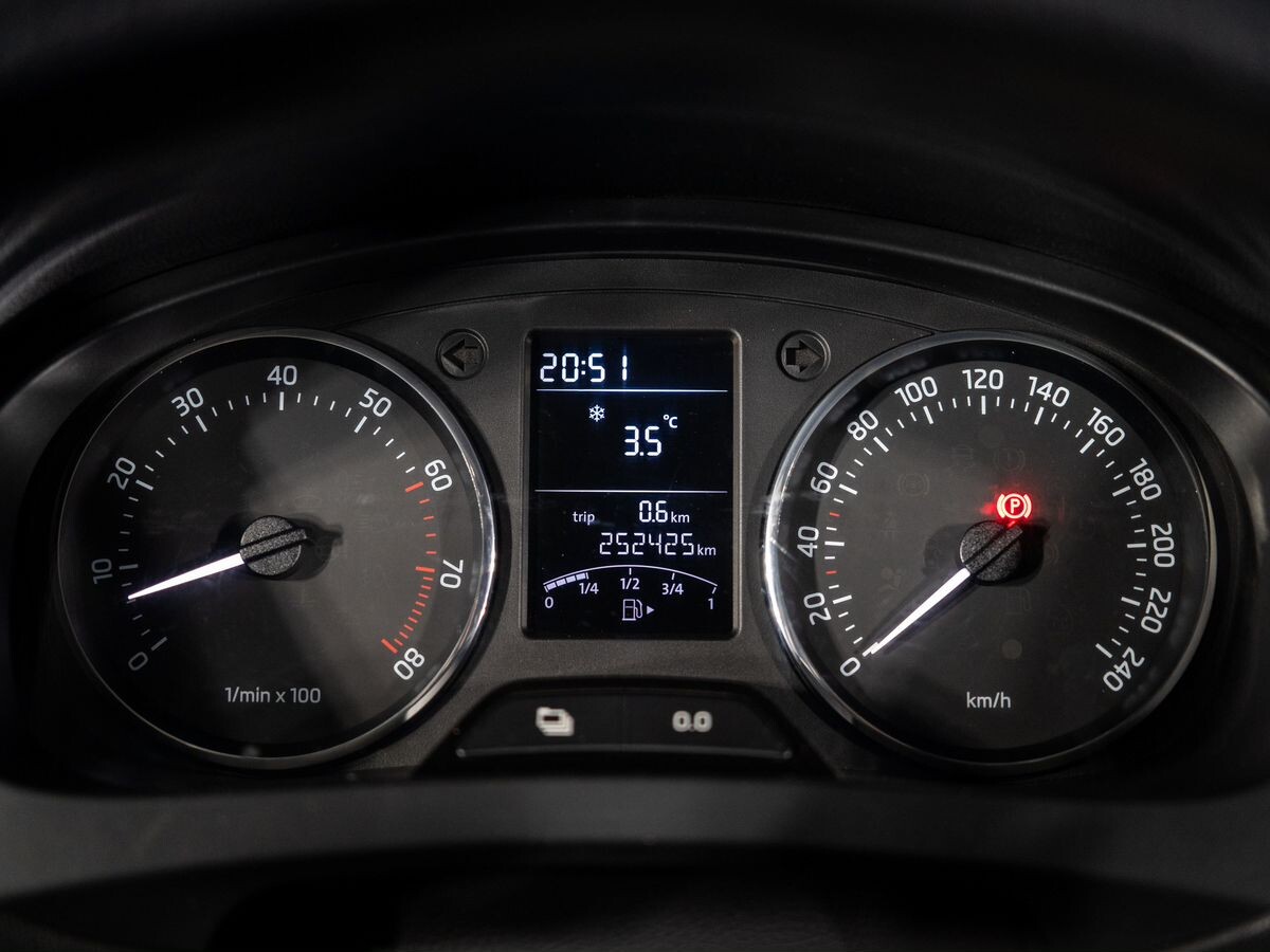 Skoda Rapid 2014 - фото автомобиля