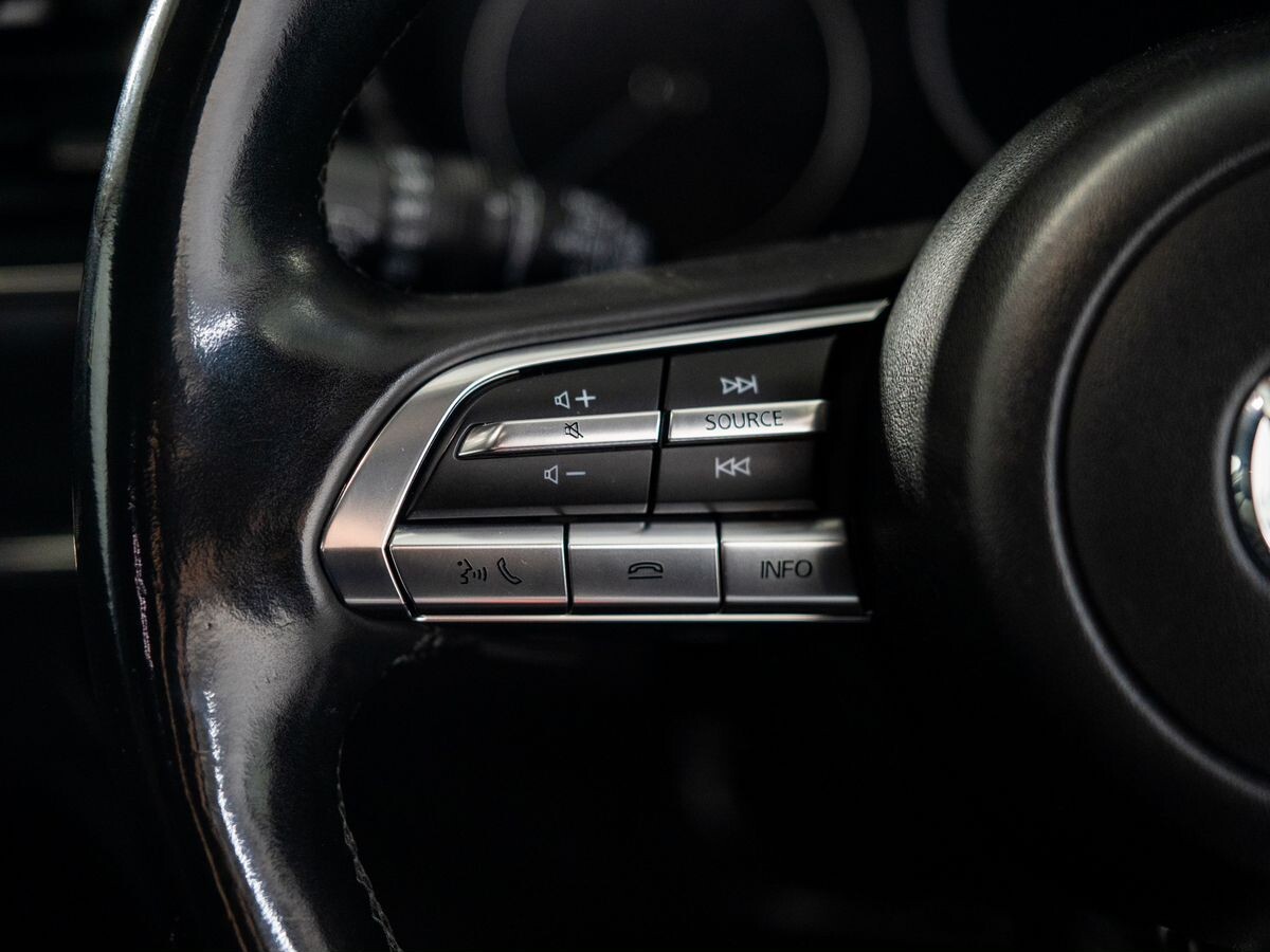 Mazda CX-30 2021 - фото автомобиля