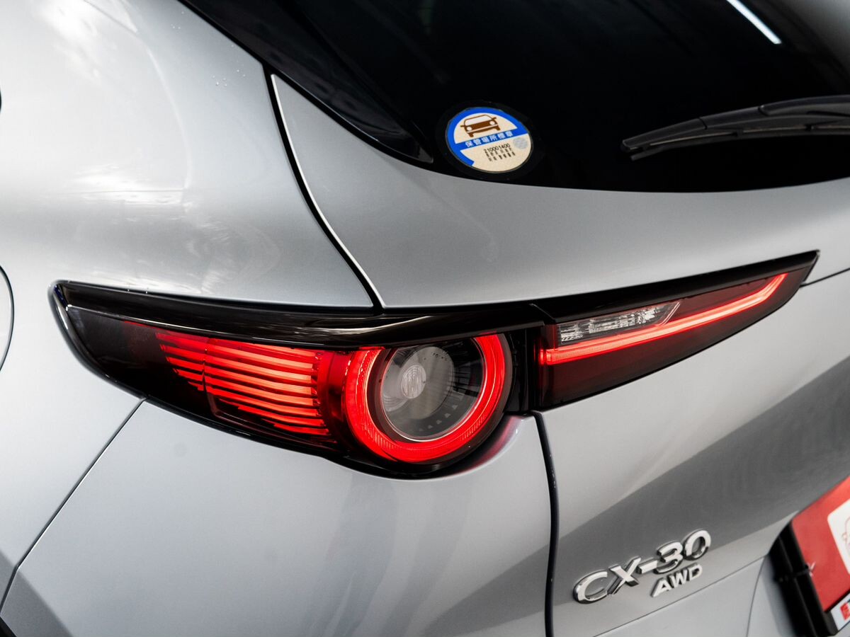 Mazda CX-30 2021 - фото автомобиля