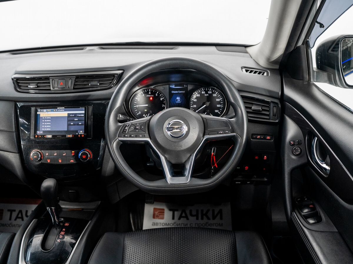 Nissan X-Trail 2019 - фото автомобиля
